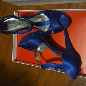 Style & Co. Blue heels size 9.5 M